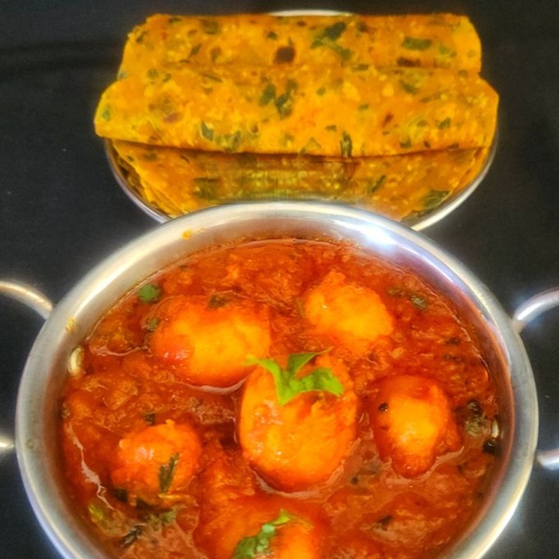 Raswale Aloo & Methi Thepla